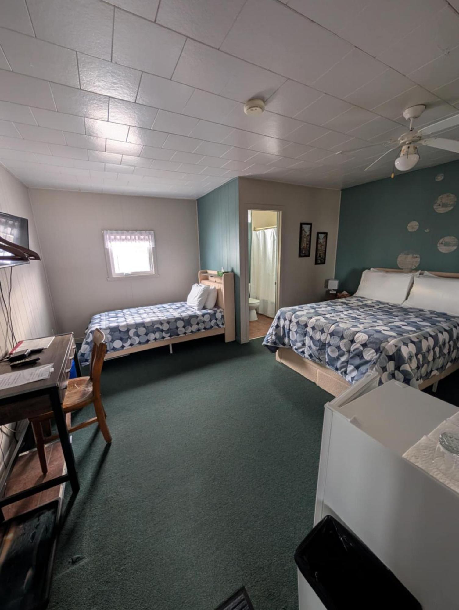 Motel Leblanc Carleton-sur-Mer Eksteriør bilde
